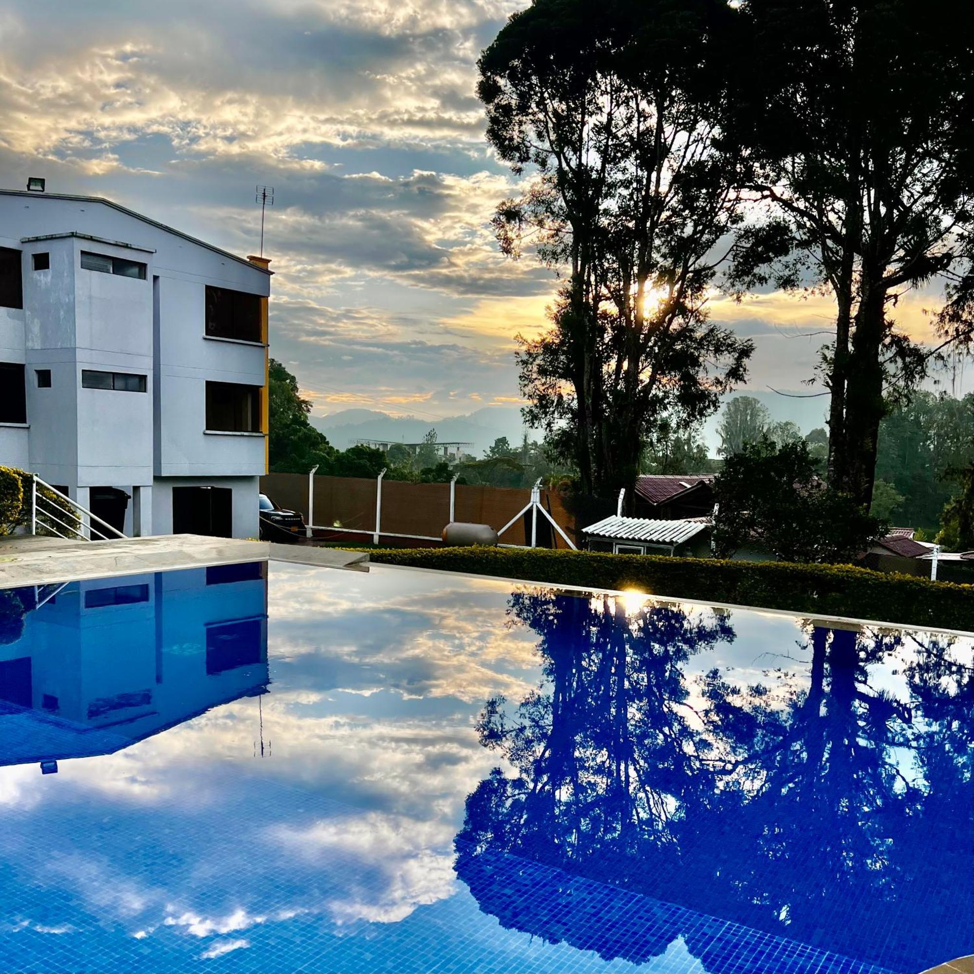 Hotel Casa Confort Santa Rosa de Cabal Esterno foto